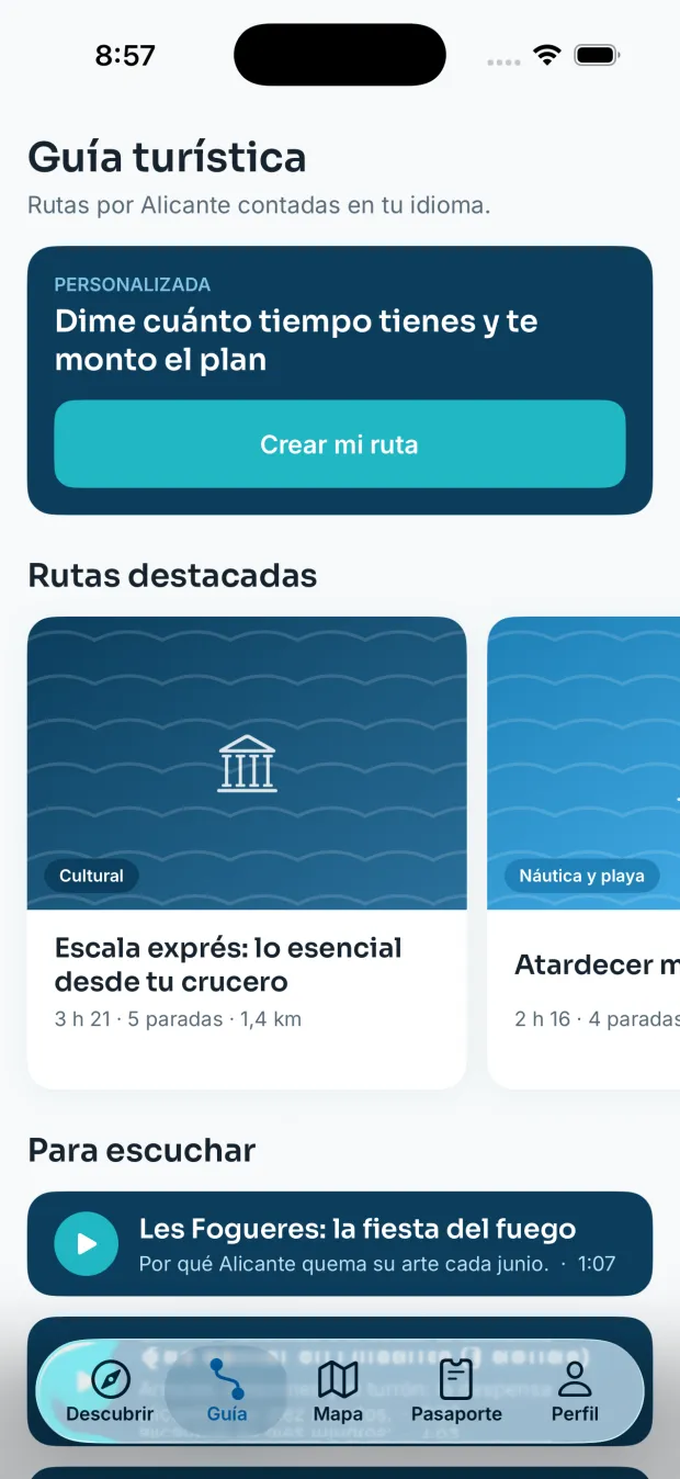 Pantalla Guía de la app: tarjeta para crear una ruta según el tiempo disponible, rutas destacadas como la escala exprés desde el crucero y una audioguía para escuchar.